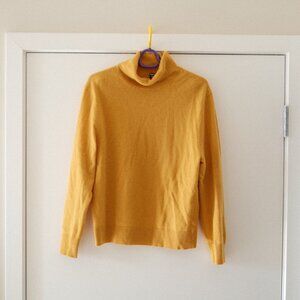 Uniqlo Mustard Yellow Cashmere Turtle Neck Sweater (M)
